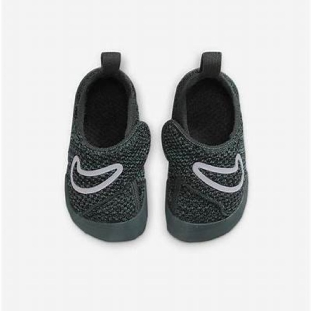 Nike Swoosh 1 Knight Black Slip-On Sport Shoes in Size 7c